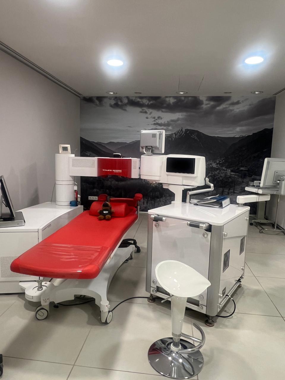 Laserbehandlungsgerät der Trockene-Augen-Klinik in Andorra