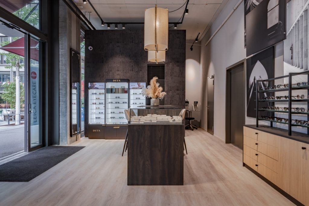 Eingangsbereich von Leica Eyecare Zürich